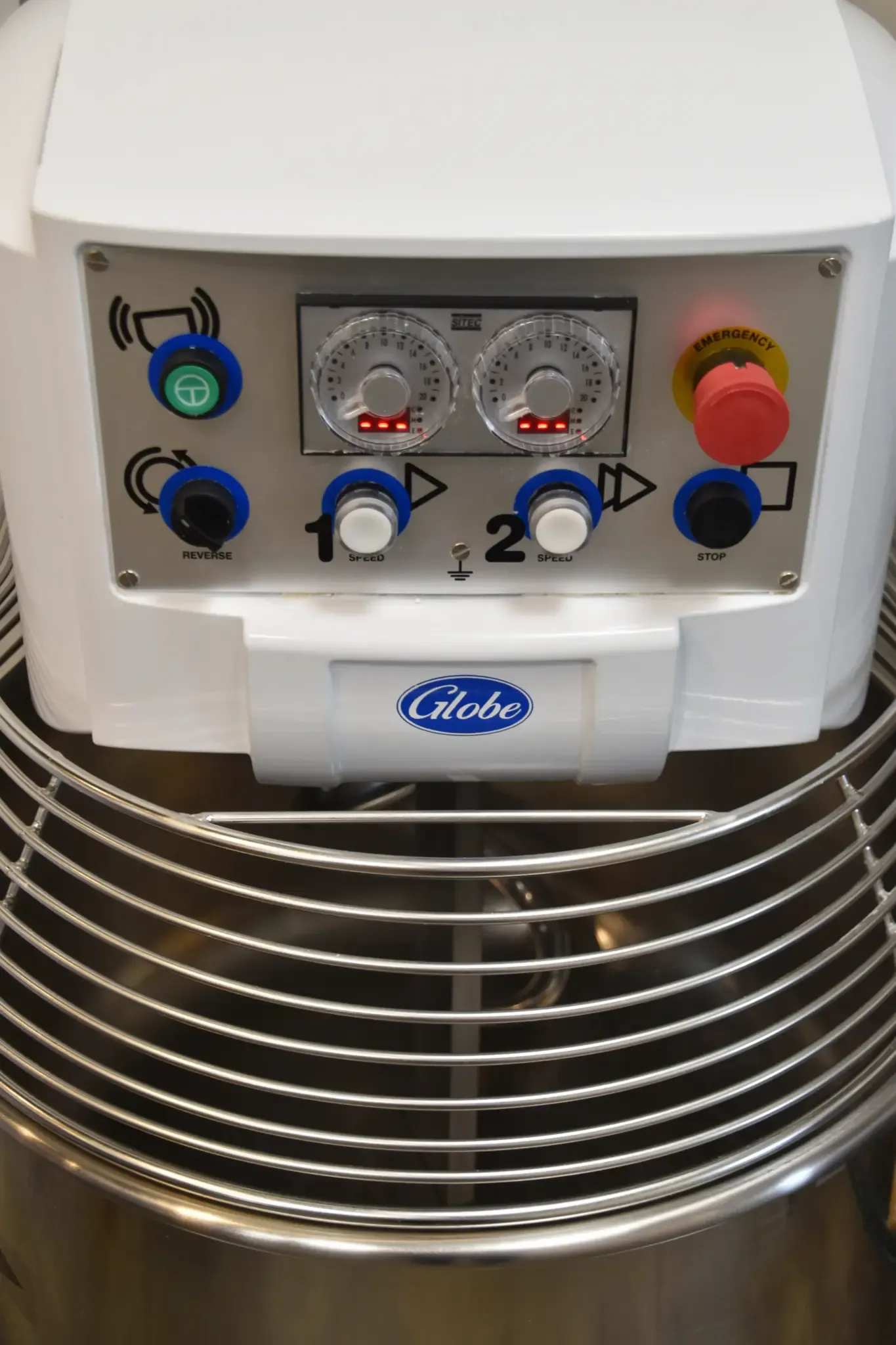 Globe GSM130, Mixer, Spiral Dough, 208V, 106.0 Quarts, Heavy-Duty